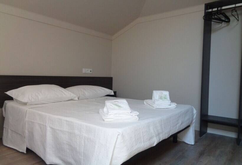 اتاق لوکس چهار تخته, Rua Grande