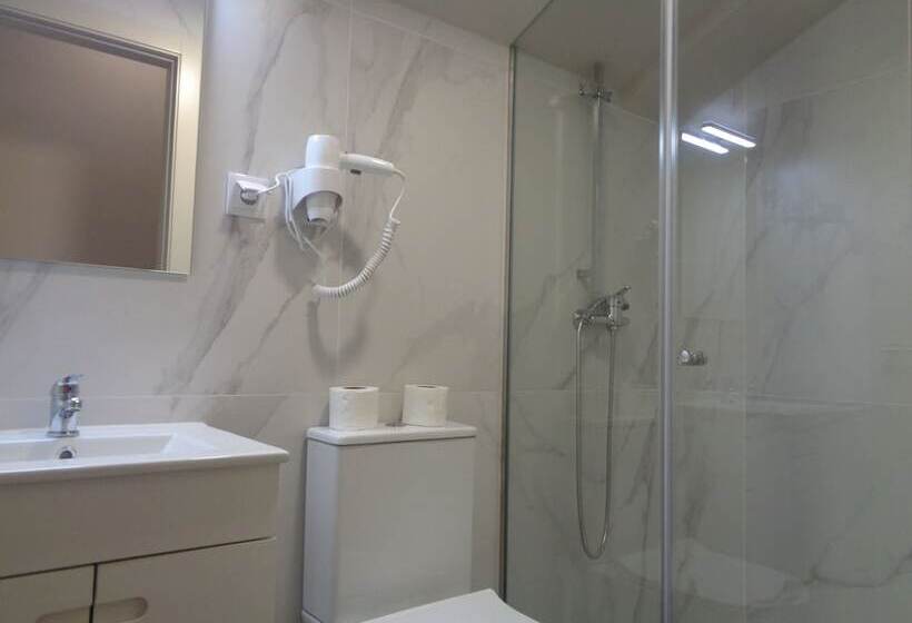 اتاق لوکس چهار تخته, Rua Grande