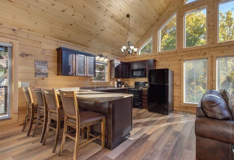 小室, Overlooking Adventure By Jackson Mountain Rentals