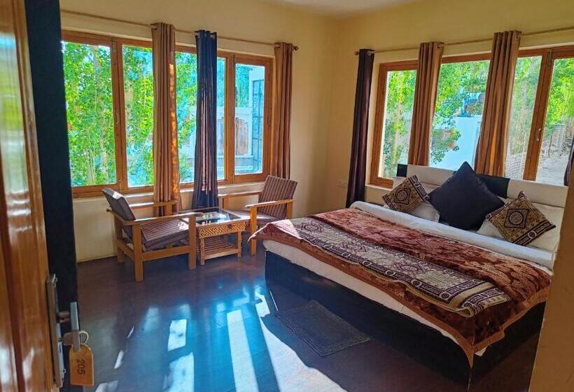 اتاق سوپریور, Malik Residency