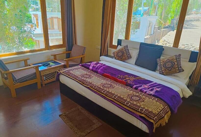 اتاق سوپریور, Malik Residency