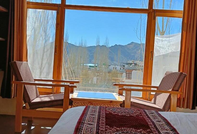 اتاق سوپریور, Malik Residency