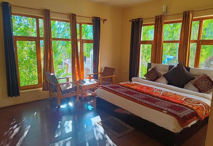 اتاق سوپریور, Malik Residency