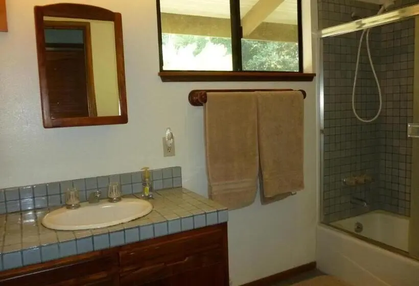 ガーデンビュースタンダードルーム, A Beautiful Edge Of The World Bed & Breakfast