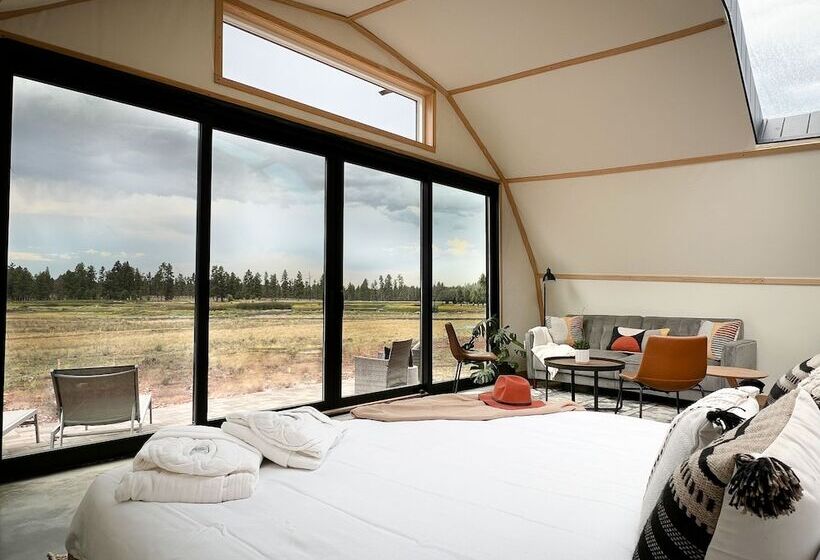 Standard Tent, Backland