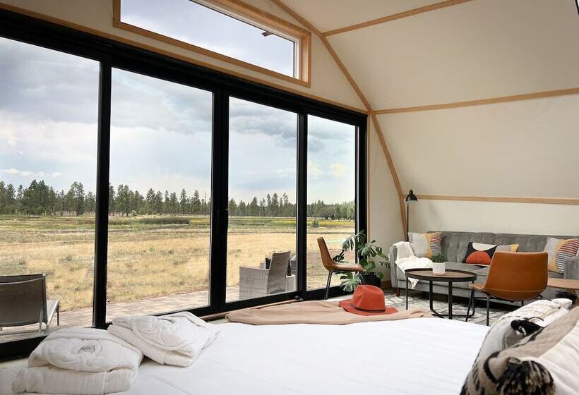 Standard Tent, Backland