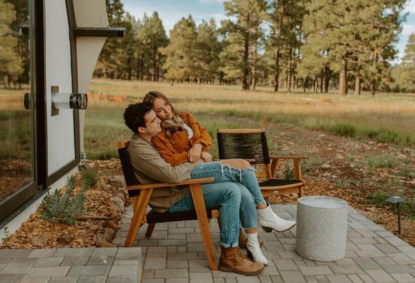 Standard Tent, Backland