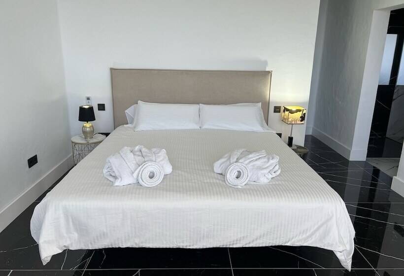 סוויטת ג'וניור נוף לים, Casa Serena 10   Boutique Hotel   Adults Only Breakfast Included