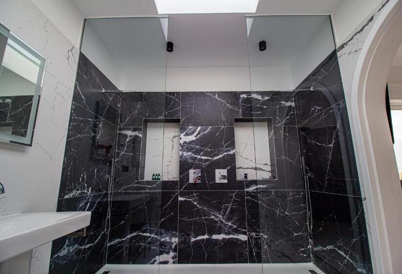 חדר דחוקס עם מיטת קינג, Casa Serena 10   Boutique Hotel   Adults Only Breakfast Included