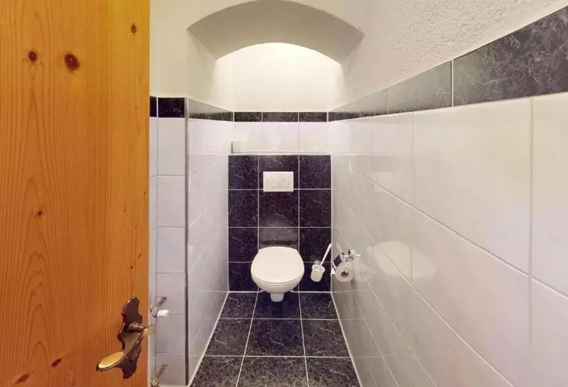 スイート, Pension Haid