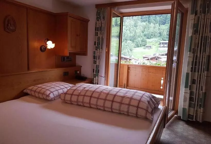 Basic-huone, Pension Bergkristall