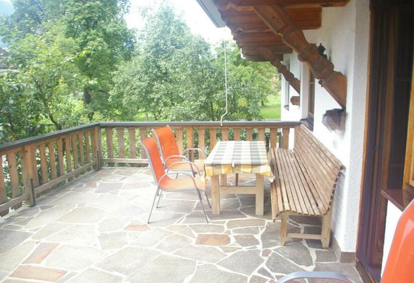 침실 3개 아파트, Böglhof