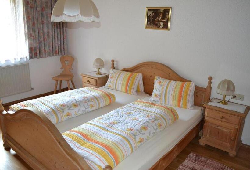 침실 3개 아파트, Böglhof