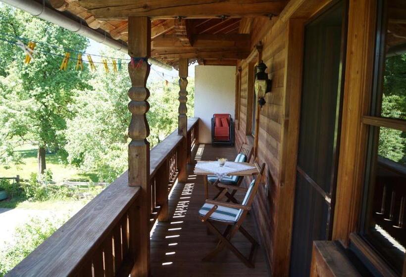 침실 1개 발코니 아파트, Böglhof