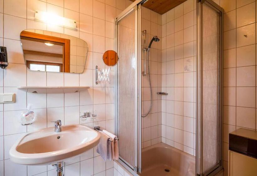 침실 1개 발코니 아파트, Böglhof