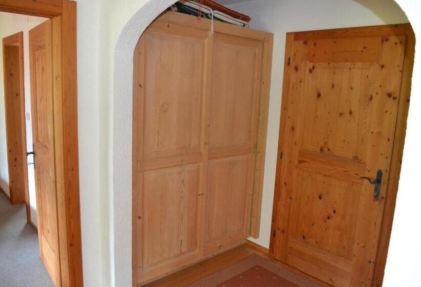 침실 1개 발코니 아파트, Böglhof