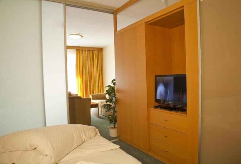 Люкс 2 Спальни, Erlebnishotel Fendels