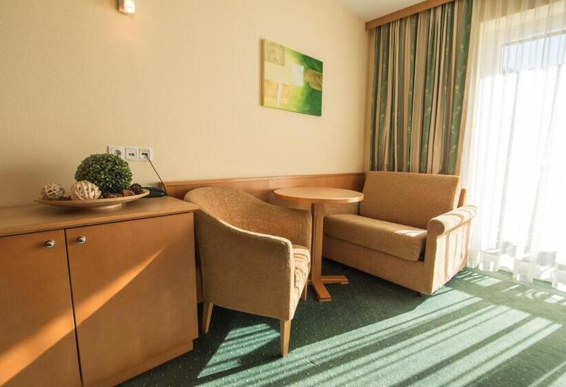 חדר סופריור 3 חדרי שינה, Erlebnishotel Fendels