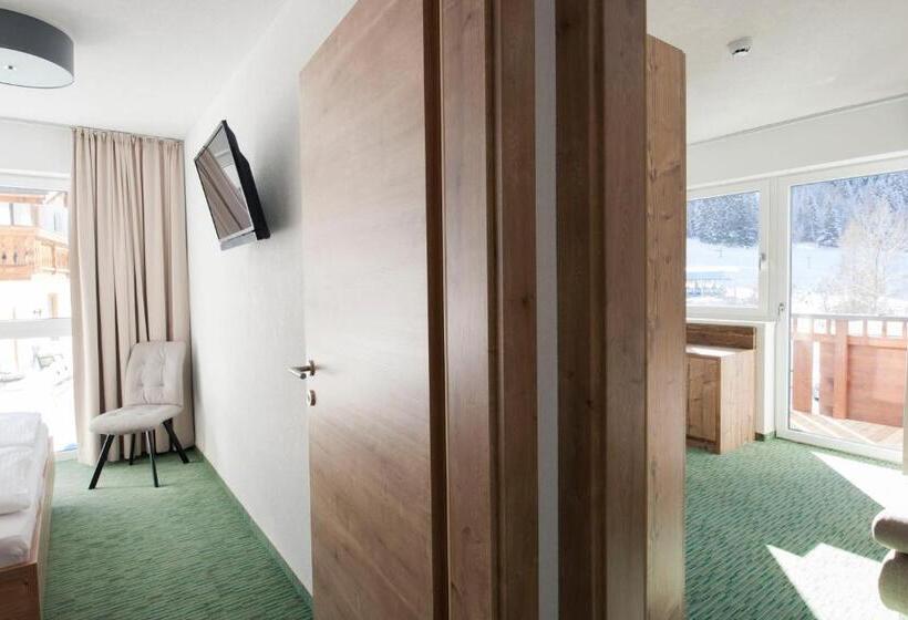 חדר סופריור 3 חדרי שינה, Erlebnishotel Fendels