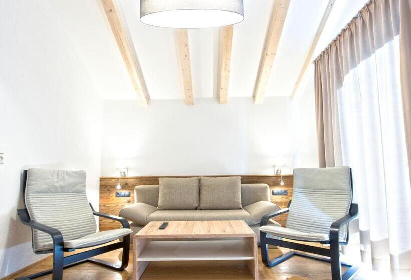 חדר סופריור 3 חדרי שינה, Erlebnishotel Fendels