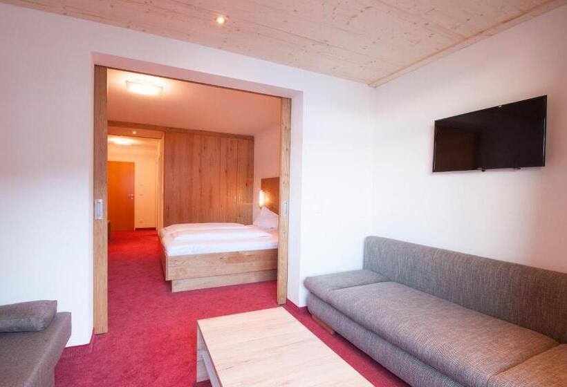 סוויטת ג'וניור עם מרפסת, Erlebnishotel Fendels