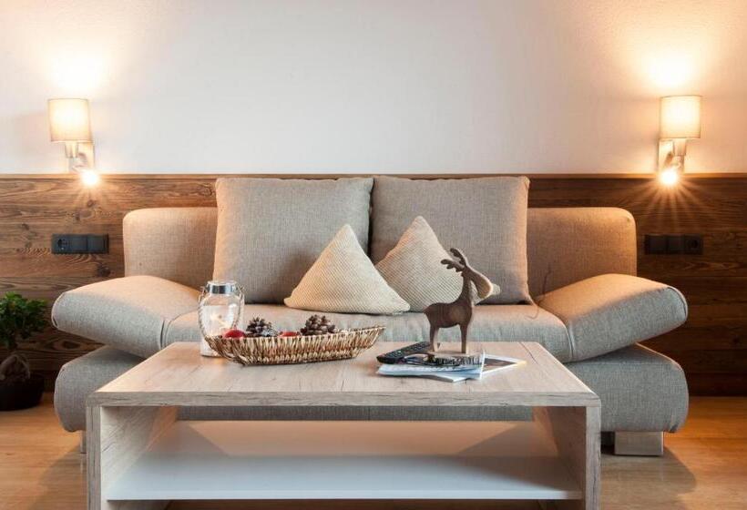 חדר סופריור 3 חדרי שינה, Erlebnishotel Fendels