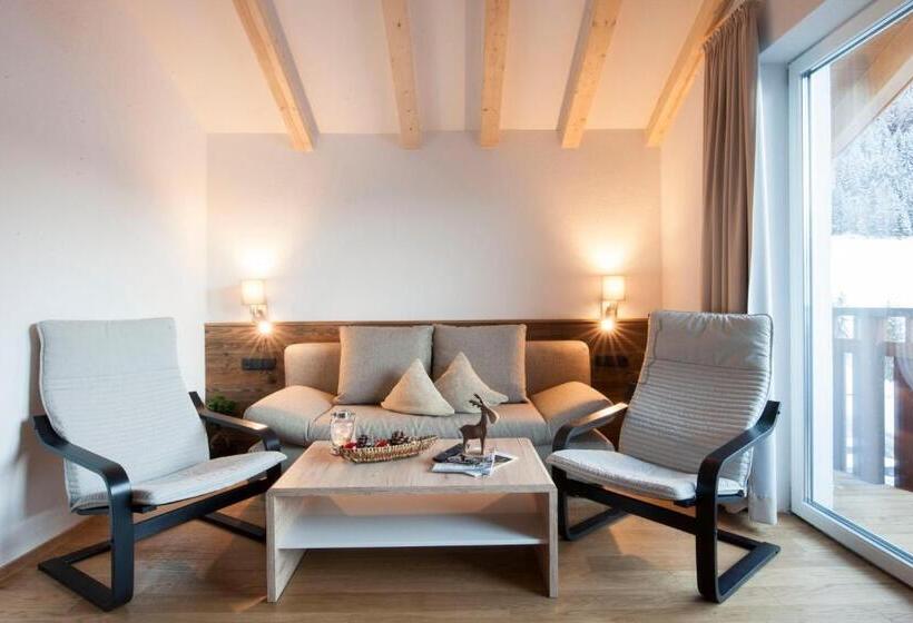 חדר סופריור 3 חדרי שינה, Erlebnishotel Fendels