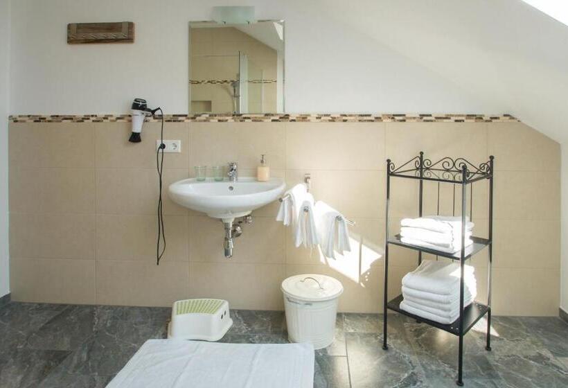 2 Bedrooms Apartment Lake View, Familienferienhof Stabauer