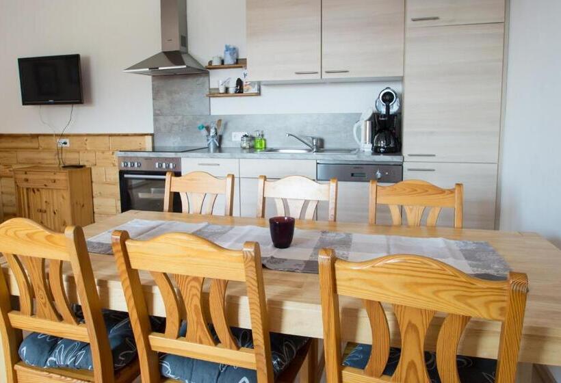 2 Bedrooms Apartment Lake View, Familienferienhof Stabauer