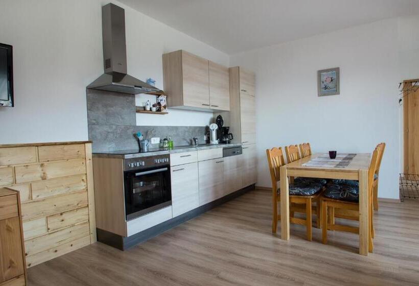 2 Bedrooms Apartment Lake View, Familienferienhof Stabauer