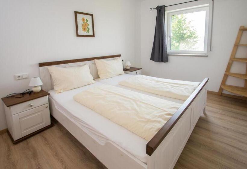 1 Bedroom Apartment Lake View, Familienferienhof Stabauer