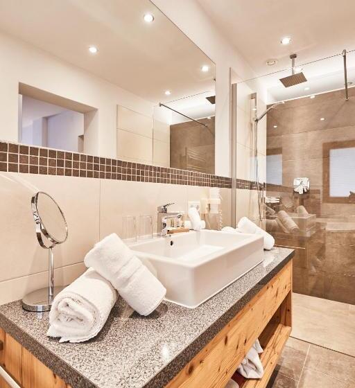 סוויטה, Ferienhotel Jörglerhof