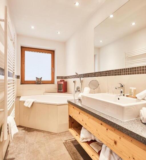 סוויטה, Ferienhotel Jörglerhof