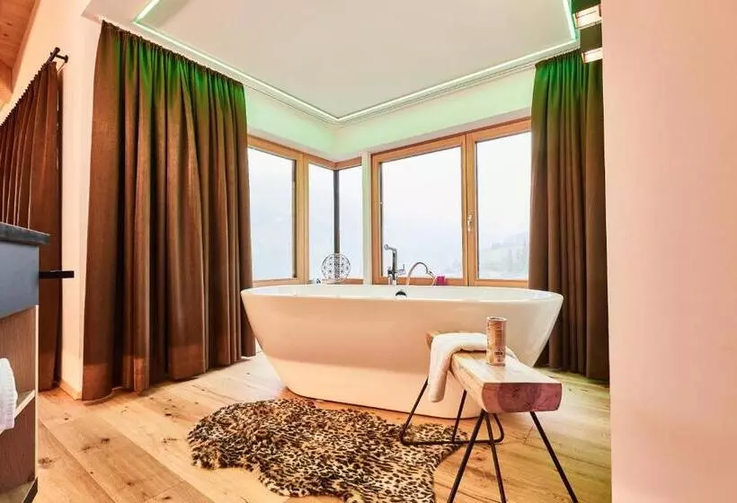 Sviitti Parveke, Ferienhotel Jörglerhof