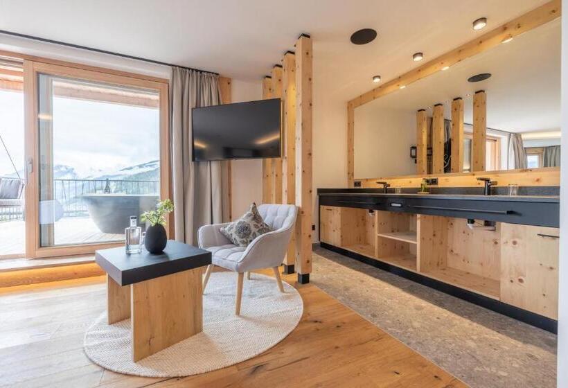 סוויטה, Ferienhotel Jörglerhof