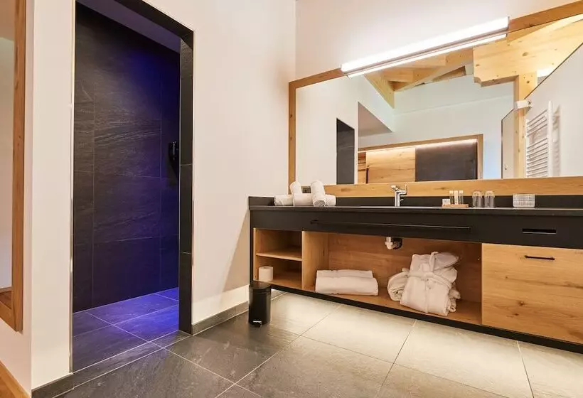 Sviitti Näkymä, Ferienhotel Jörglerhof