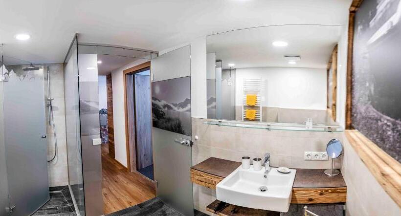 침실 2개 스위트, Almhof Reithof Pitztal