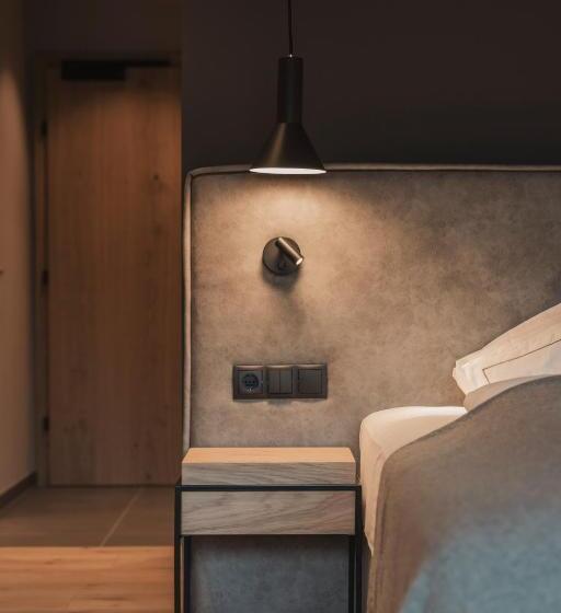 اتاق لوکس, Alpine Resort Sportalm