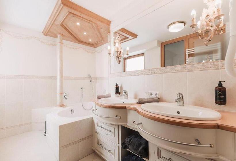 اتاق راحتی, Alpine Resort Sportalm