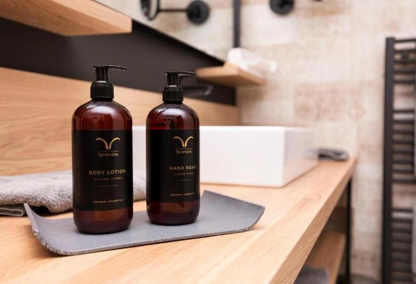 اتاق خانوادگی, Alpine Resort Sportalm