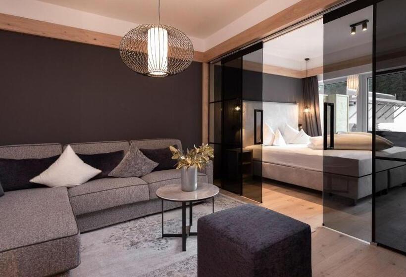 Suite with Terrace, Alpine Resort Sportalm