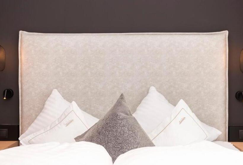 اتاق استاندارد با چشم‌انداز کوهستان, Alpine Resort Sportalm