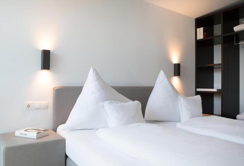 Студио Стандарт с Балконом, & Appartements Oberhofer