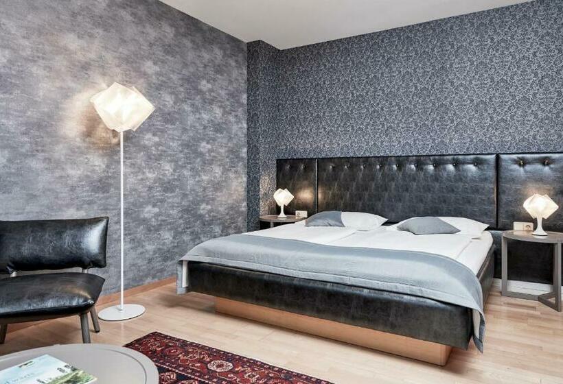 חדר קומפורט, Birkenhof