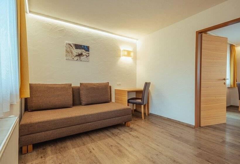 패밀리 룸, Gesser