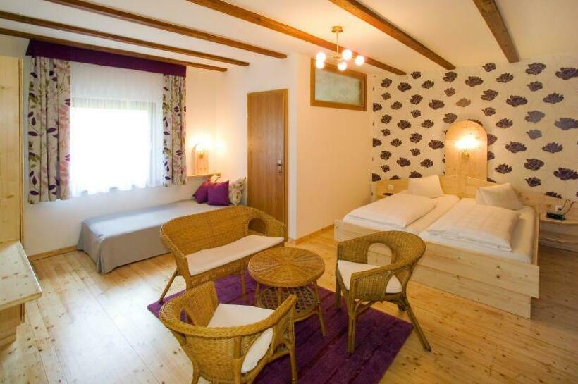 חדר סטנדרט עם מרפסת, Pension Fischinger