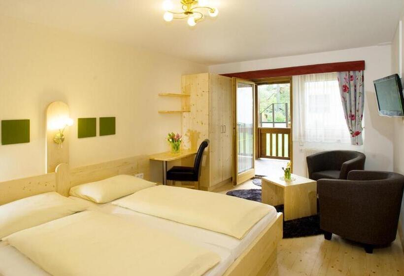 חדר סטנדרט עם מרפסת, Pension Fischinger