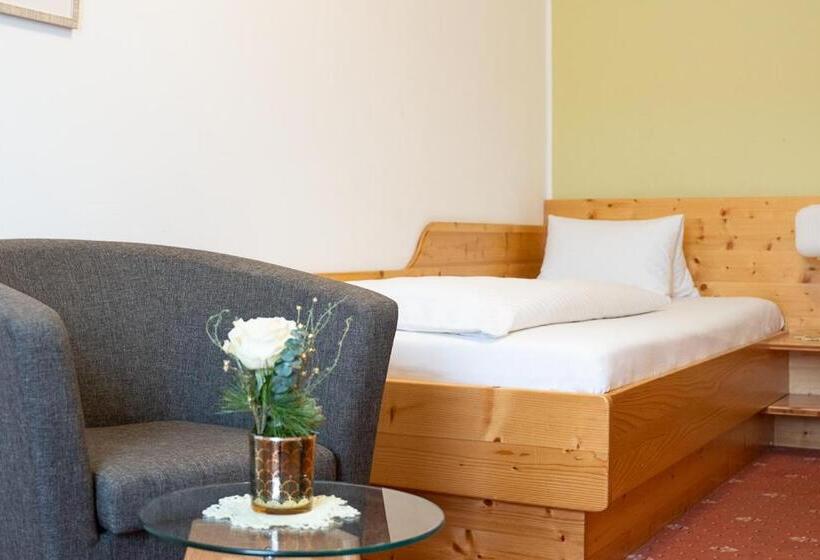 غرفة قياسية فردية, Pension Fischinger