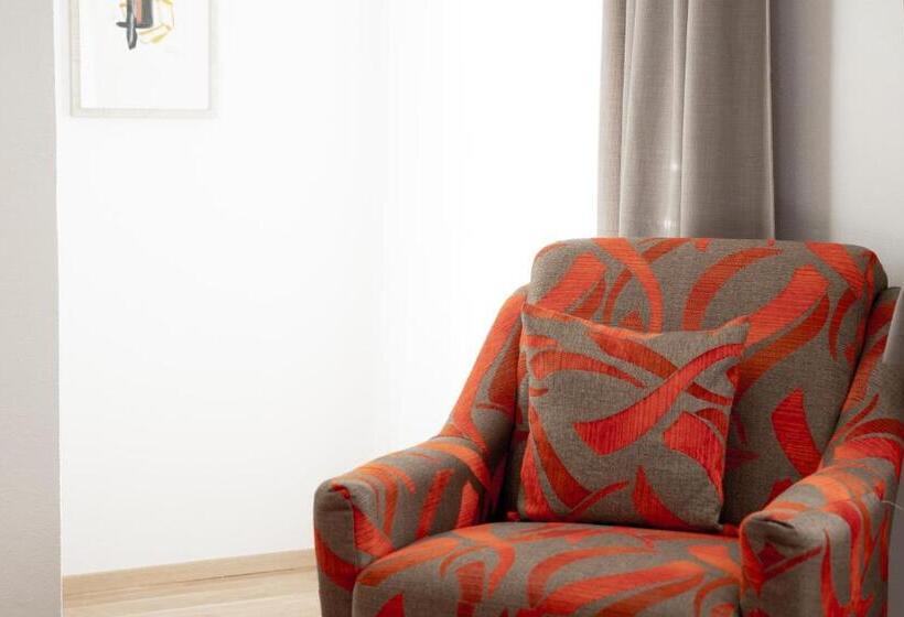 جناح, Pension Fischinger