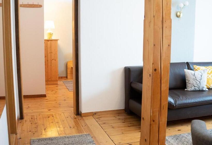 جناح, Pension Fischinger